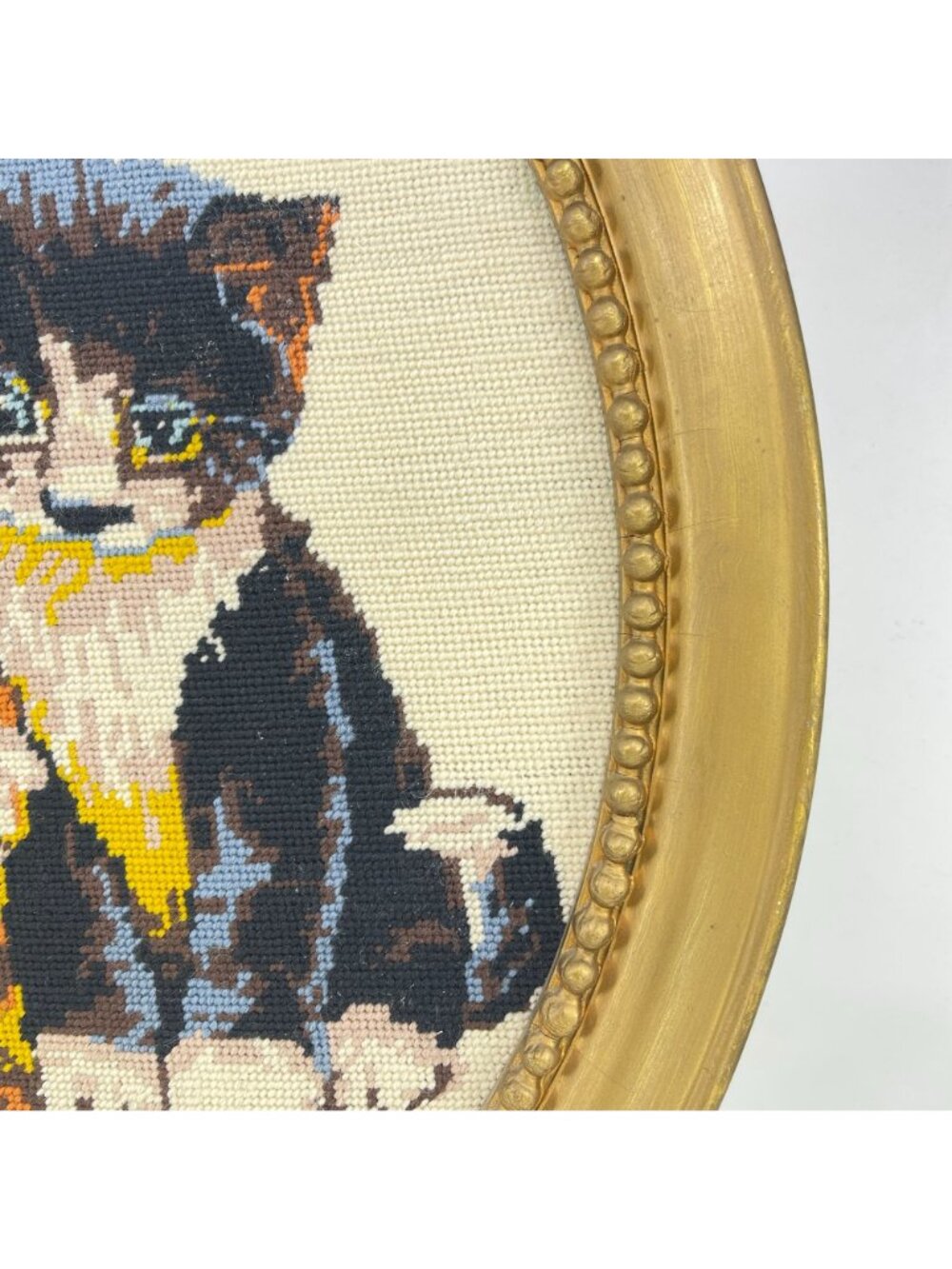 vintage hand-stitched needlepoint kitten artwork in gold oval frame - Picture 9 of 12